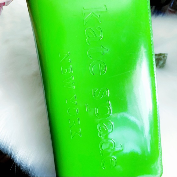 KATE SPADE Patent Green Stacy Big Apple Large Wallet - Picture 10 of 12